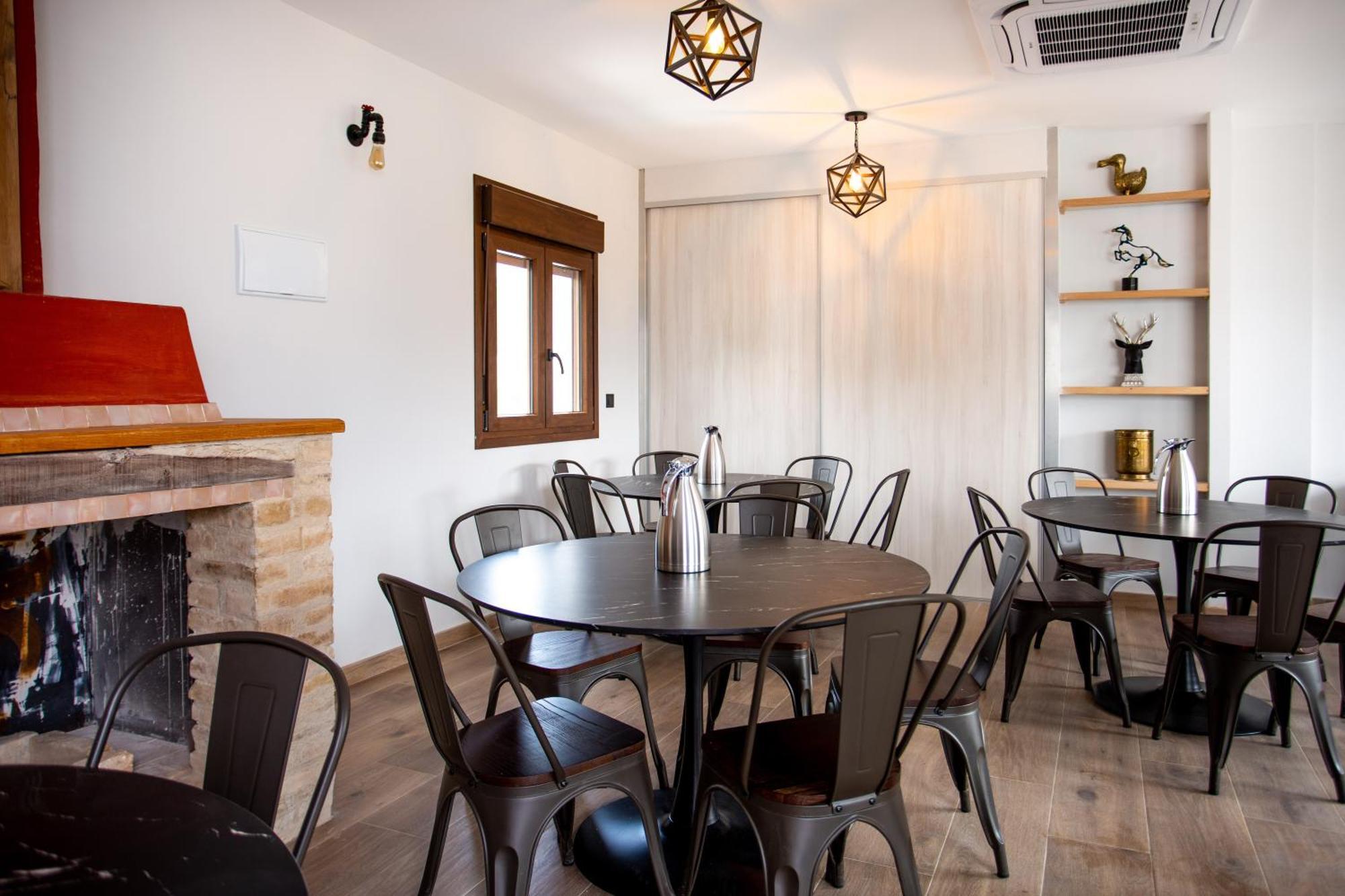 La Boheme Hotel *